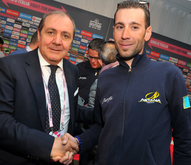 Mauro Vegni with 2013 Giro winner Vincenzo Nibali